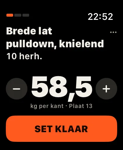 Crown: Minder of meer herhalingen? Draai aan de Digital Crown of tik op − en +. Tik op de gewichtsregel en de Crown verandert het gewicht.